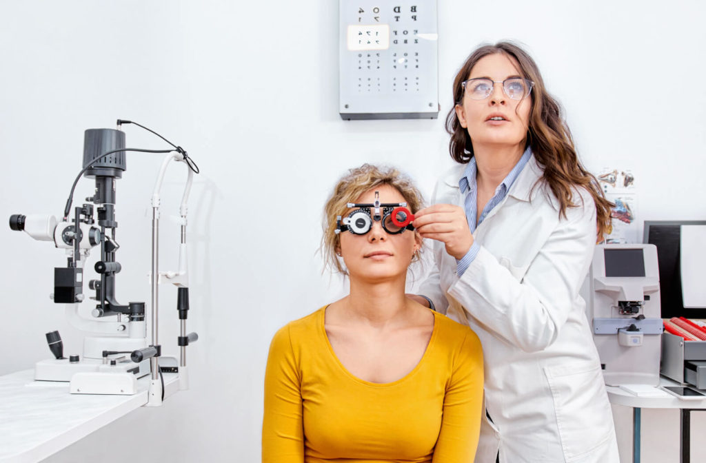 How should I prepare for an eye exam?